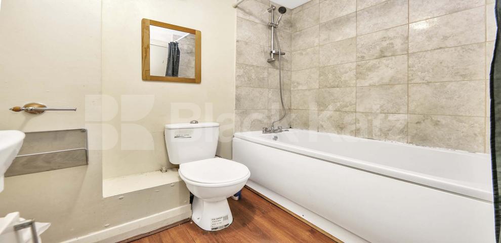 			UNDER OFFER , 1 Bedroom, 1 bath, 1 reception Apartment			 Longfellow Way, London Bridge / Bermondsey